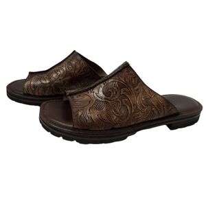 5/$10 Y2K Cole Haan Women's Retro Brown Tooled Leather Slide on Sandals Size 7B